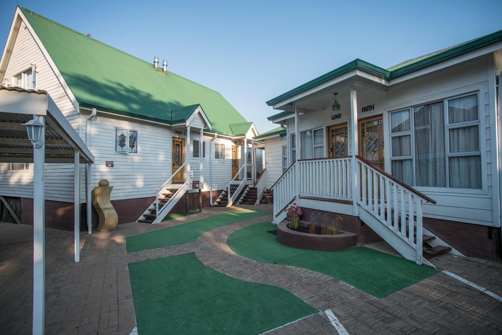 Knock Out View Clarens Hotel Екстериор снимка